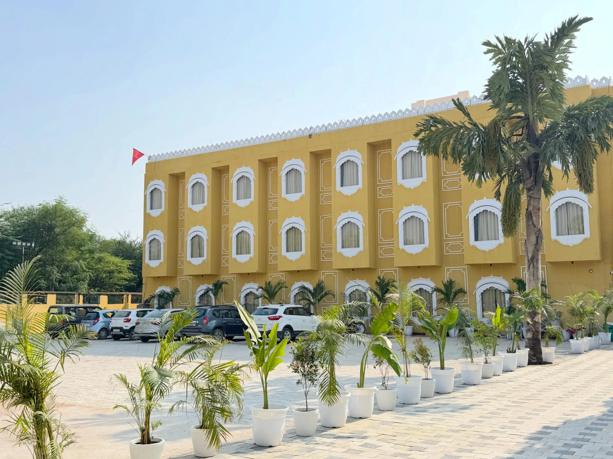 Harika Bagh property with on-site rooms and dedicated parking for outstation corporate guests in Jaipur